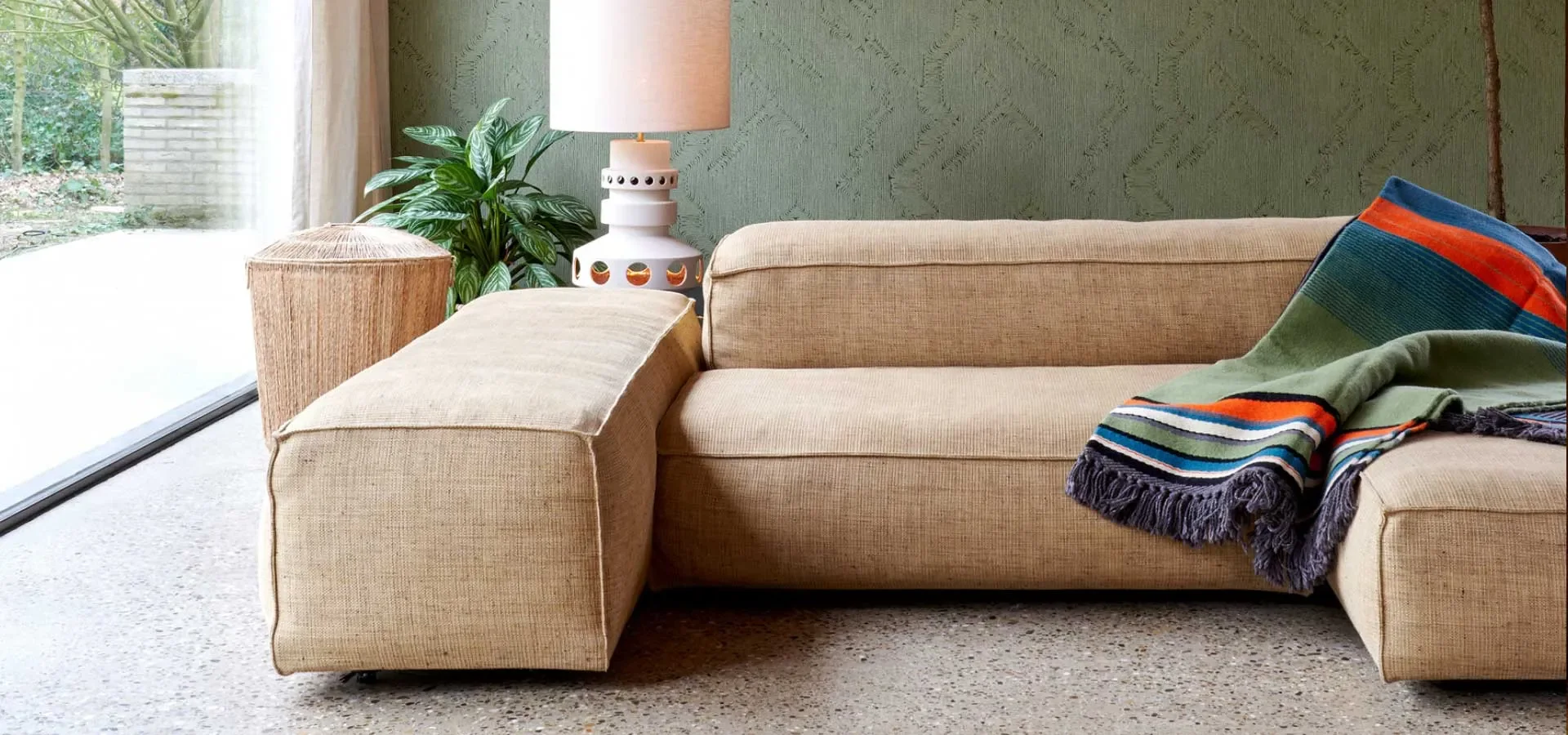 681-T_32_header_1920x900.webp 681-T_32_header_1920x900.webp